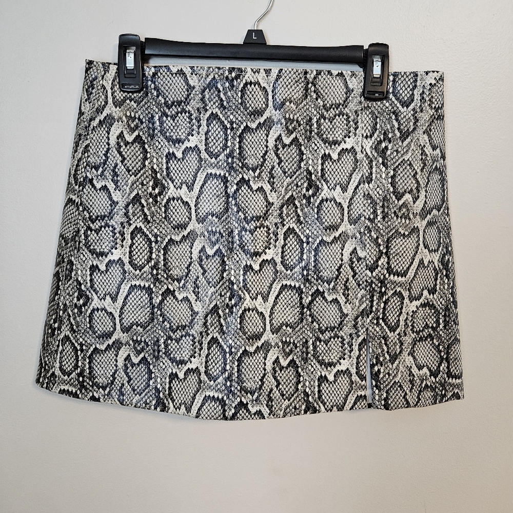 Olivaceous Skirt Stylish Faux Snake Skin Print Gray Black Neutral Casual Mini